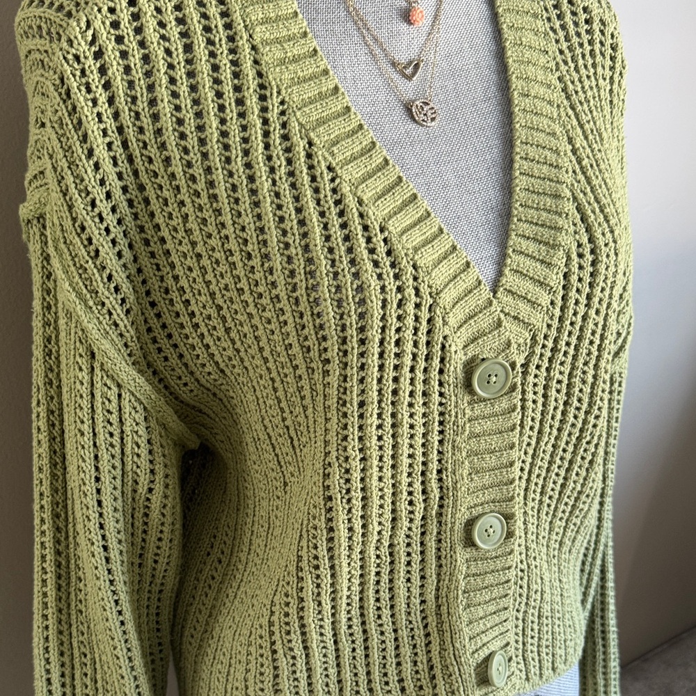 American Eagle Outfitters Green Knit Women's Sweater - Picture 2 of 11